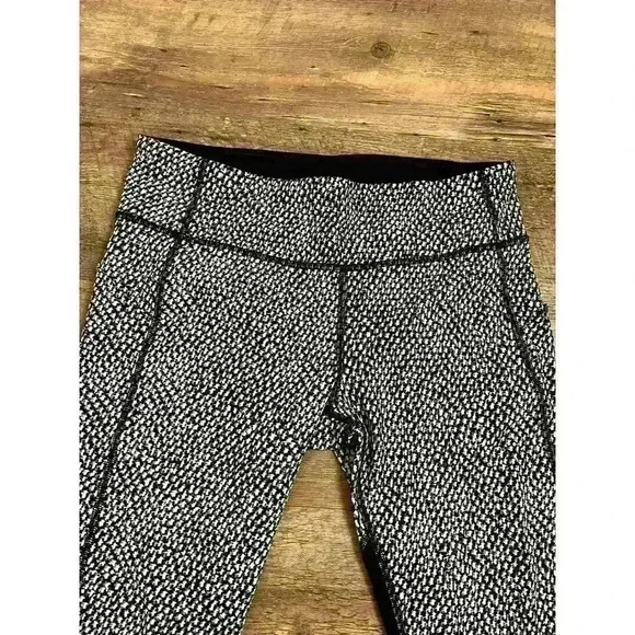 Lululemon HR Invigorate Cropped Daisy Dust Alpine White Black Women's 8 - Picture 3 of 11